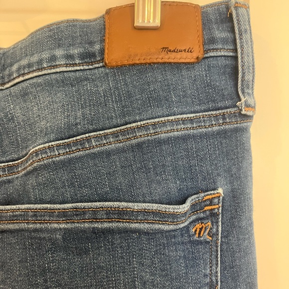 COPY - Madewell 9" Mid-Rise Skinny Jeans Button-Front Edition - Picture 7 of 9